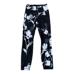 All in Motion Black White Floral Women's Leggings Yoga Pants Gym Size Small